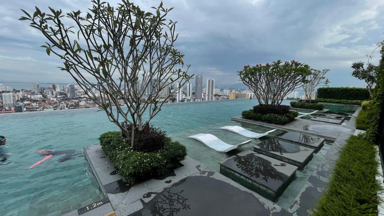 Beacon Executive Suite - City View - By Iz George Town Exteriör bild
