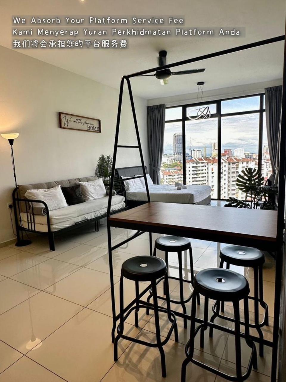 Beacon Executive Suite - City View - By Iz George Town Exteriör bild