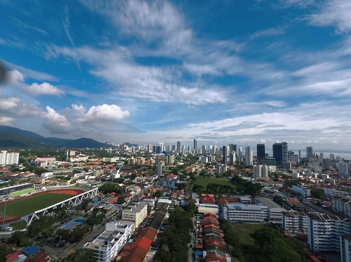 Beacon Executive Suite - City View - By Iz George Town Exteriör bild