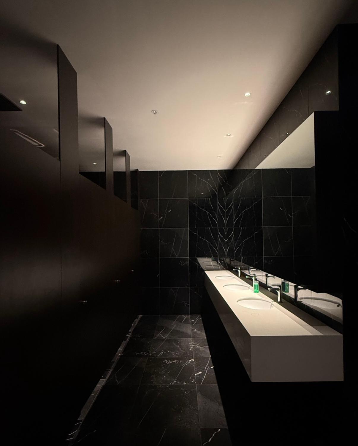 Beacon Executive Suite - City View - By Iz George Town Exteriör bild